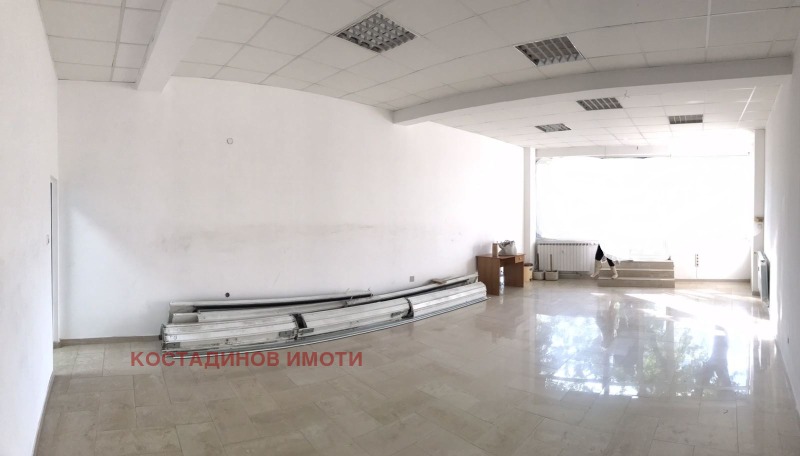 Издаје се  Схоп Пловдив , Гагарин , 86 м2 | 71062027