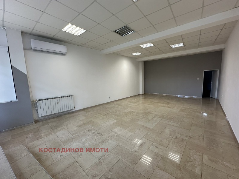 Da affittare  Negozio Plovdiv , Gagarin , 86 mq | 71062027