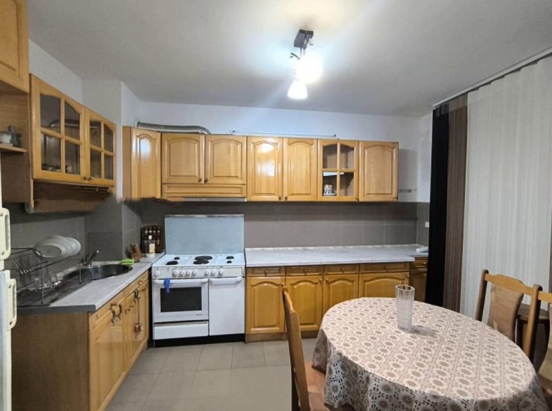Дава под Наем 2-СТАЕН в град София, Изток - 75 кв.м / 700 € » 1 369.08 лв., РЕВОЛЮШЪН ЕСТЕЙТ РЕНТ