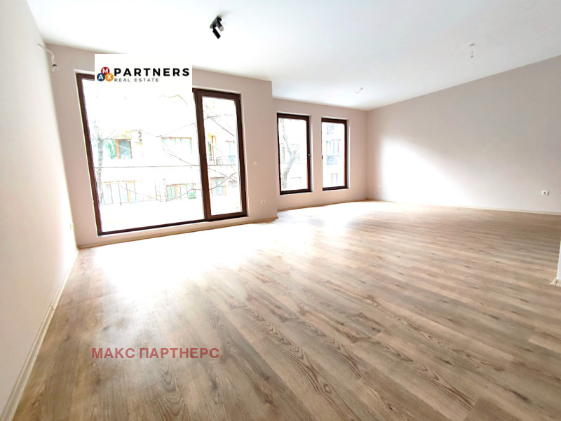 Дава под Наем ОФИС в град Варна, Център - 180 кв.м / 1 600 € » 3 129.33 лв., МАКС ПАРТНЕРС