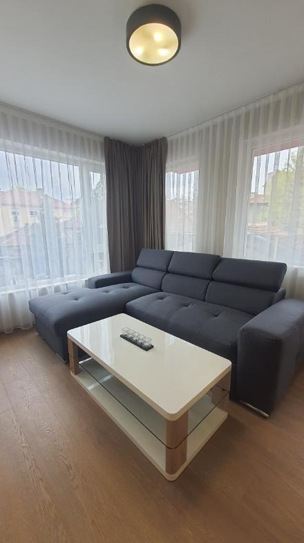 Дава под нем  2-стаен, град Пловдив, Център •  650 EUR • ID 46465307 — holmes.bg - [1] 