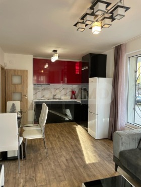1 quarto Pobeda, Varna