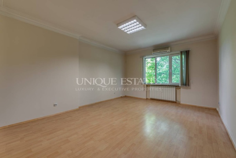 Дава под наем 4-СТАЕН, гр. София, Център, снимка 5 - Апартаменти - 53156007