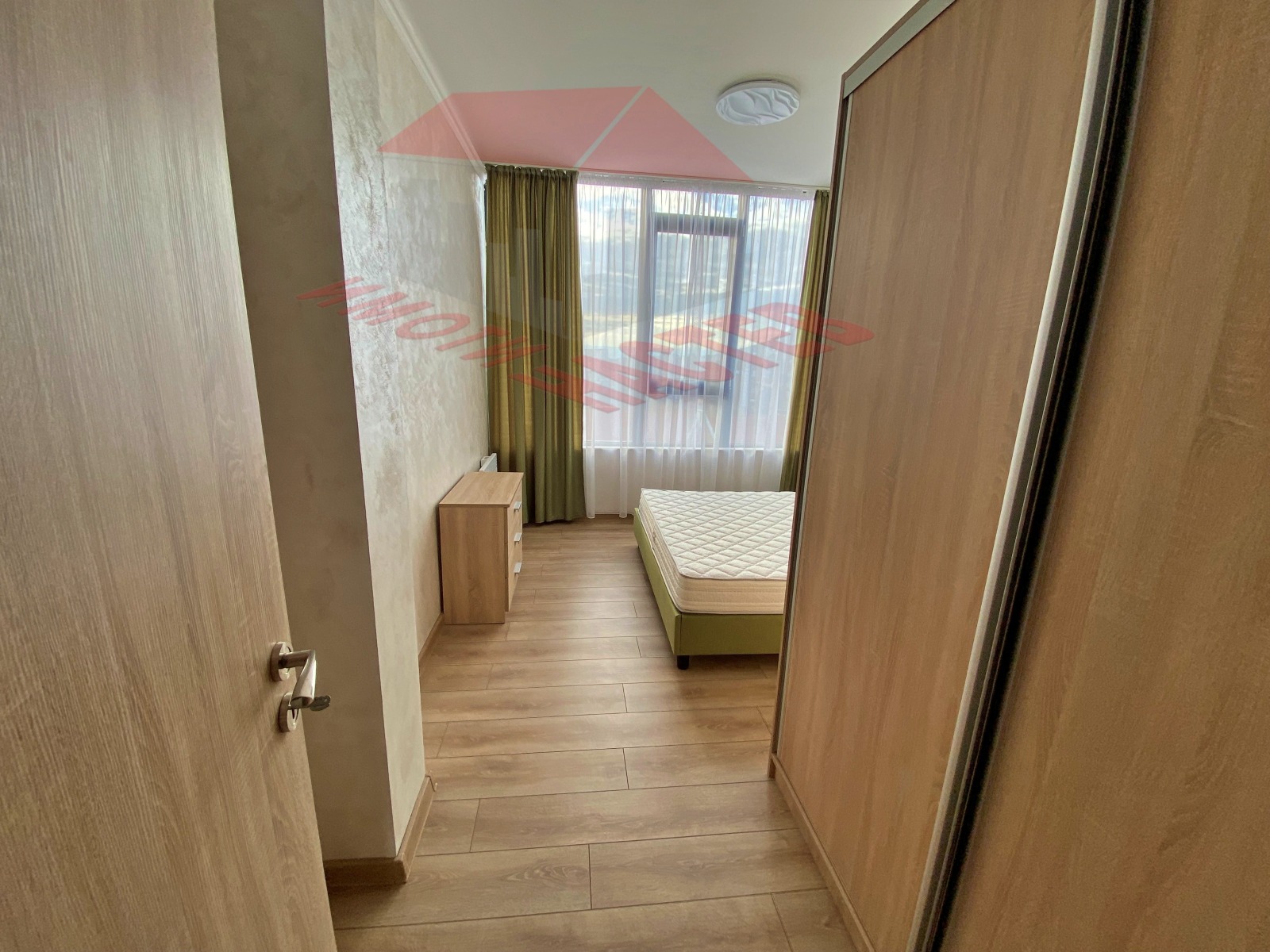 Дава под наем 3-СТАЕН, гр. Шумен, Пазара, снимка 2 - Апартаменти - 51902184