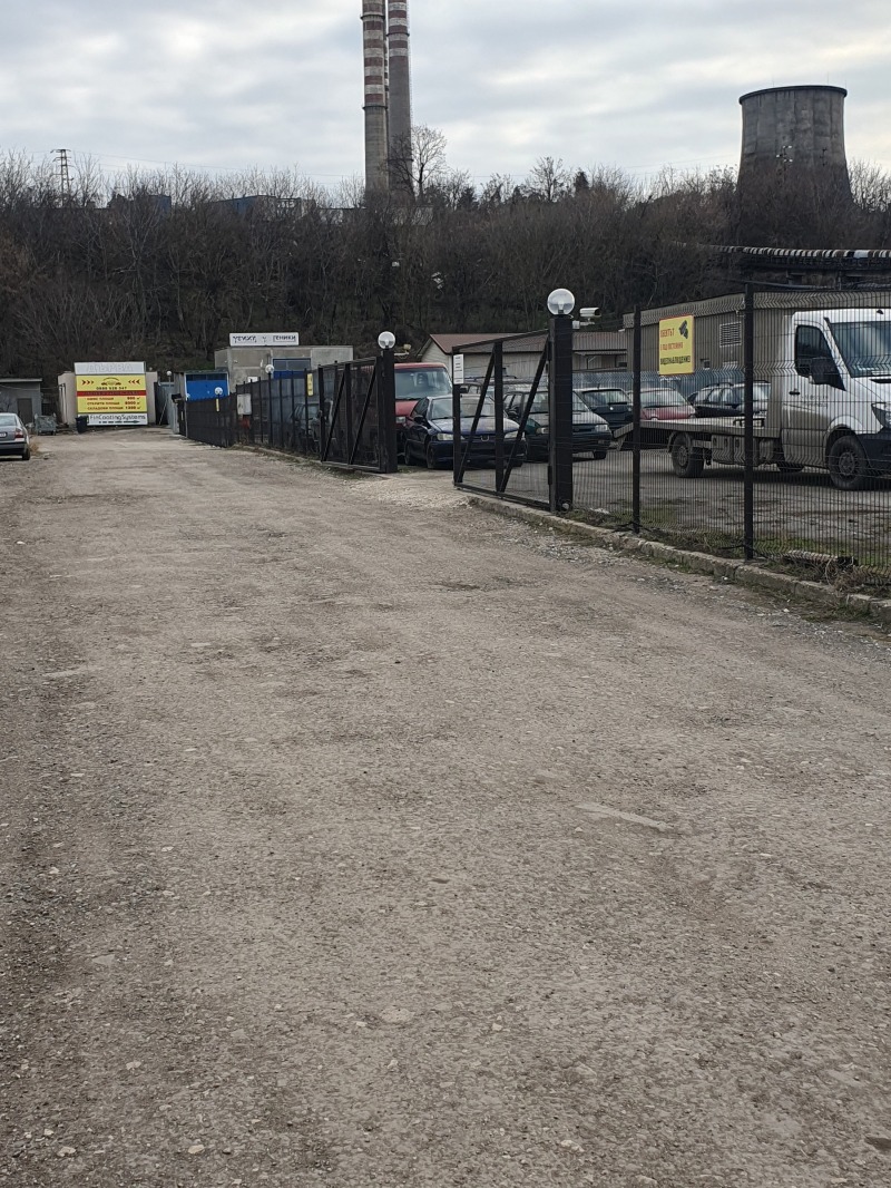 Дава под Наем СКЛАД в град Русе, Промишлена зона - Изток - 1000 кв.м / 1 000 € » 1 955.83 лв., СТРОЙТЕХНИКА МАНЕВ ЕООД