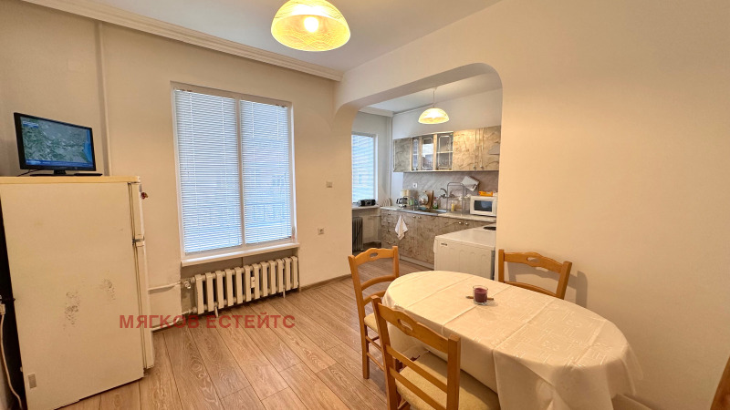 Дава под наем 2-СТАЕН, гр. София, Лозенец, снимка 2 - Апартаменти - 53183963