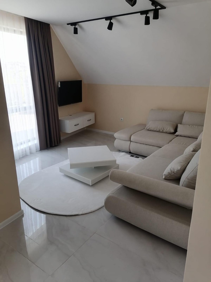 De inchiriat  2 dormitoare Plovdiv , Țentâr , 100 mp | 88248613