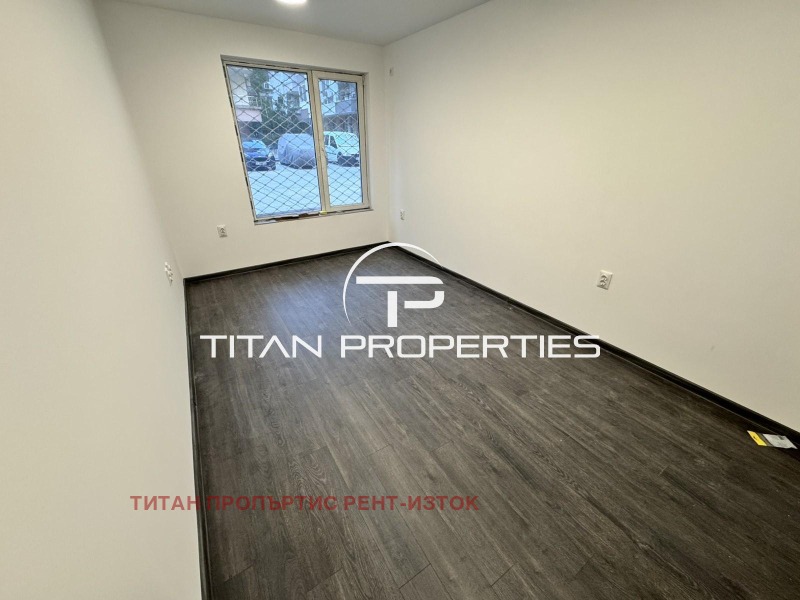 Kiadó  Hivatal Burgas , Vazrazsdane , 80 négyzetméter | 82732050 - kép [3]