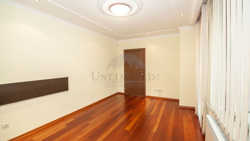 För uthyrning  Hus Sofia , Centar , 647 kvm | 89855561 - bild [17]