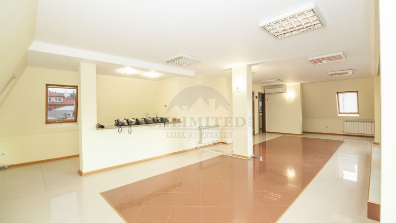 För uthyrning  Hus Sofia , Centar , 647 kvm | 89855561 - bild [16]