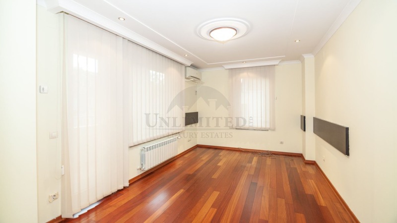 För uthyrning  Hus Sofia , Centar , 647 kvm | 89855561 - bild [14]