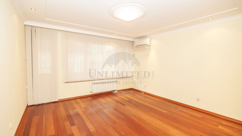 För uthyrning  Hus Sofia , Centar , 647 kvm | 89855561 - bild [15]