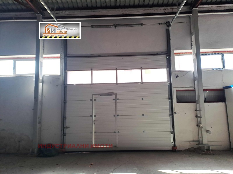 En renta  Almacenamiento Plovdiv , Industrialna zona - Yug , 200 metros cuadrados | 63866952