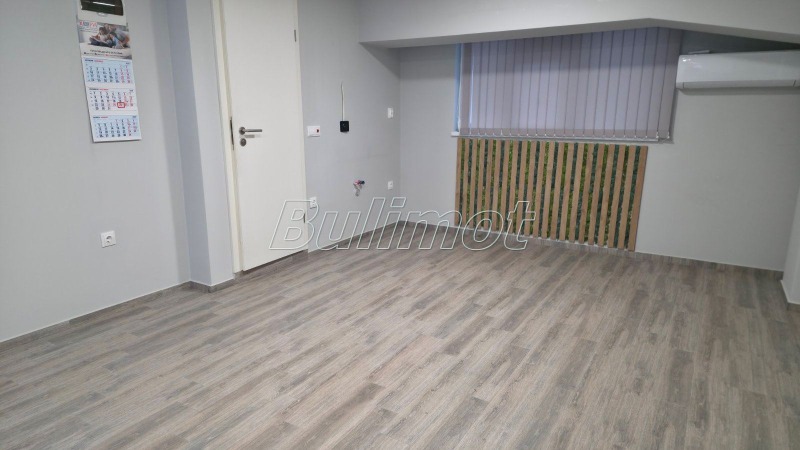 Дава под наем ОФИС, гр. Варна, Колхозен пазар, снимка 3 - Офиси - 53087302