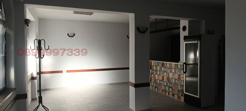 Дава под наем ЗАВЕДЕНИЕ, гр. Пловдив, Христо Смирненски, снимка 2 - Заведения - 53039723