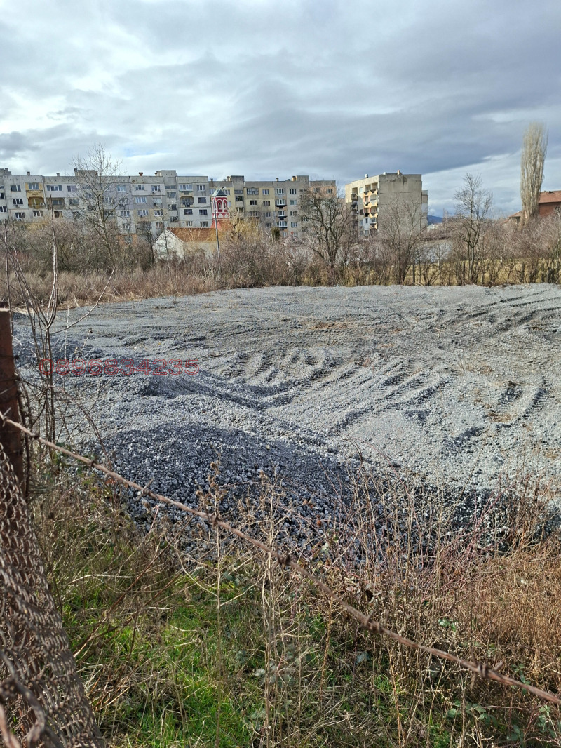 Дава под наем МЯСТО, гр. Перник, Изток, снимка 4 - Парцели - 53482247