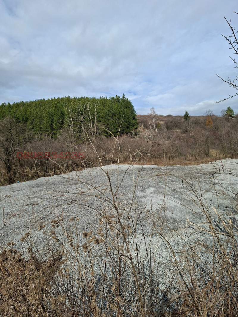 Дава под наем МЯСТО, гр. Перник, Изток, снимка 6 - Парцели - 53482247