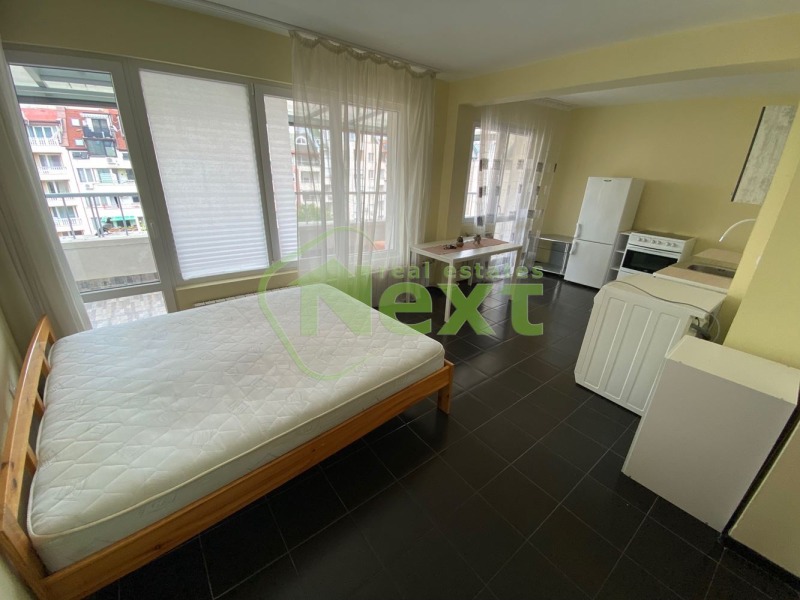 Дава под нем  1-стаен, град София, Белите брези •  370 € • ID 87843566 — holmes.bg - [1] 