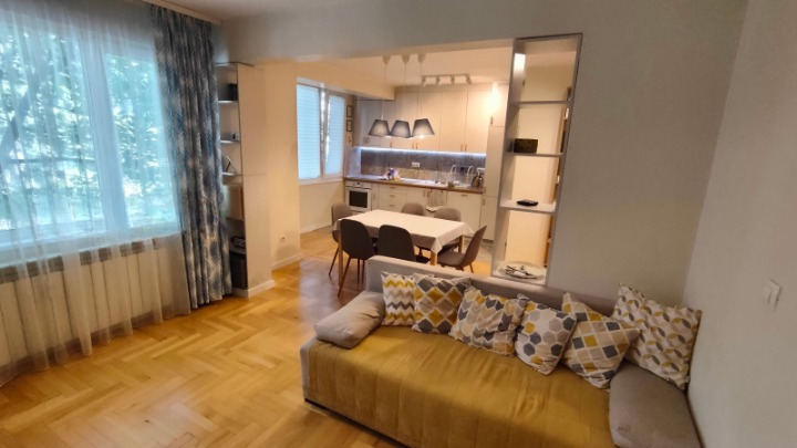 Te huur  2 slaapkamers Sofia , Geo Milev , 110 m² | 81640015