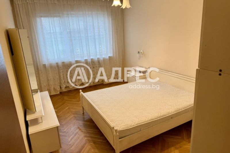 Дава под наем МНОГОСТАЕН, гр. София, Гео Милев, снимка 13 - Апартаменти - 52551260