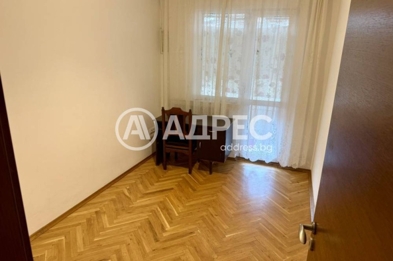 Дава под наем МНОГОСТАЕН, гр. София, Гео Милев, снимка 9 - Апартаменти - 52551260