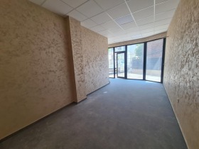 Boutique Lyuben Karavelov, Haskovo 1