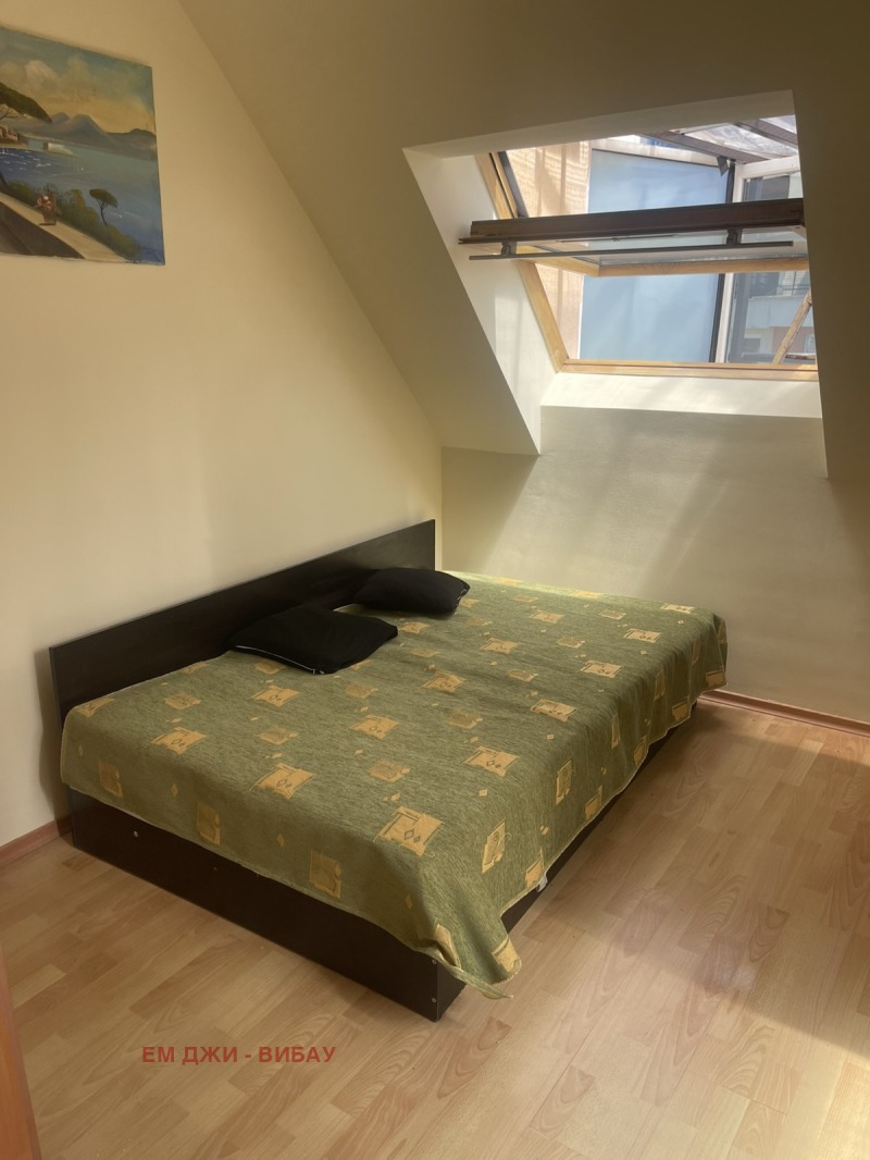 Издаје се  1 спаваћа соба Софија , Манастирски ливади , 65 м2 | 34134831