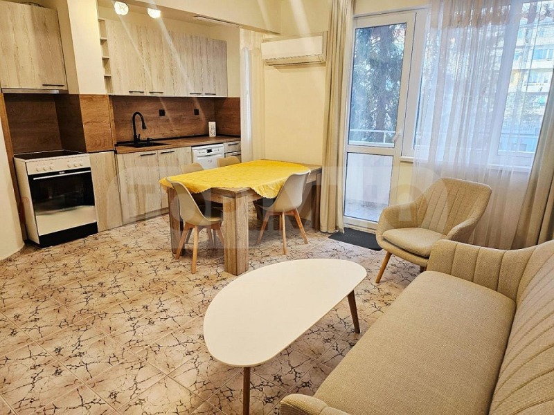 Дава под Наем 3-СТАЕН в град Варна, Спортна зала - 90 кв.м / 700 € » 1 369.08 лв., ТОПИММО