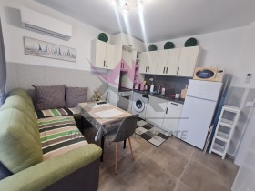 1 dormitor Țentâr, Varna