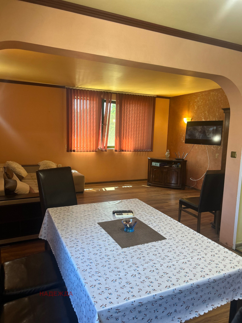 Дава под наем  3-стаен град Плевен , Сторгозия , 97 кв.м | 50350940 - изображение [2]