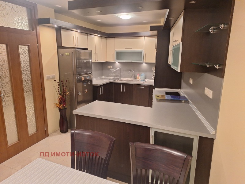 Da affittare  2 camere da letto Sofia , Zona B-18 , 100 mq | 55752613