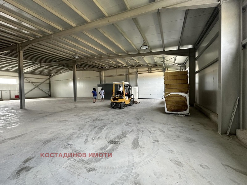 Da affittare  Magazzinaggio Plovdiv , Industrialna zona - Sever , 590 mq | 36220124 - Immagine [2]