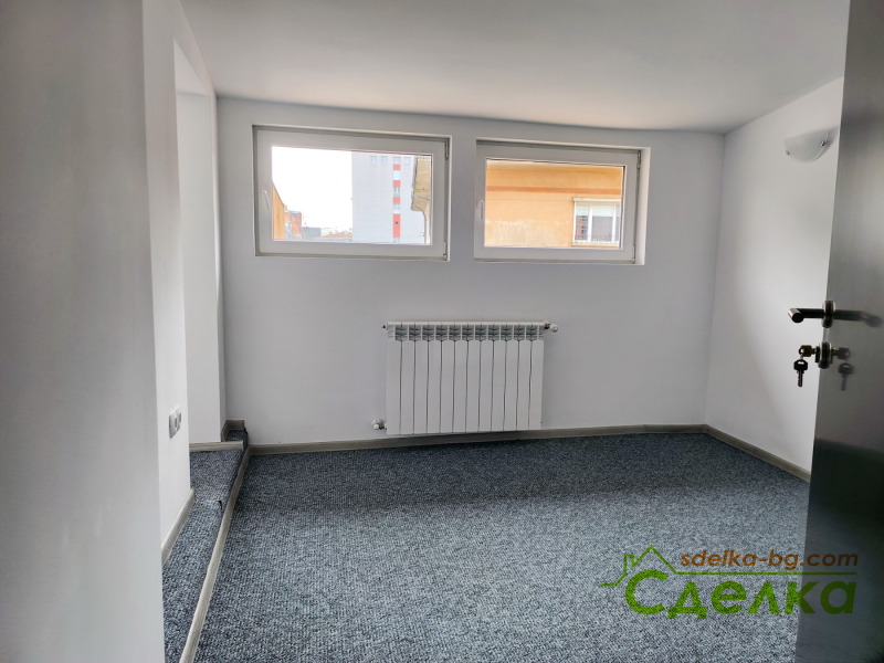 Дава под наем ОФИС, гр. Габрово, Център, снимка 6 - Офиси - 52649967