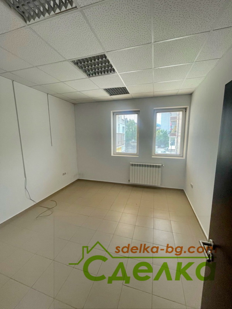 Дава под наем ОФИС, гр. Габрово, Център, снимка 12 - Офиси - 52649967