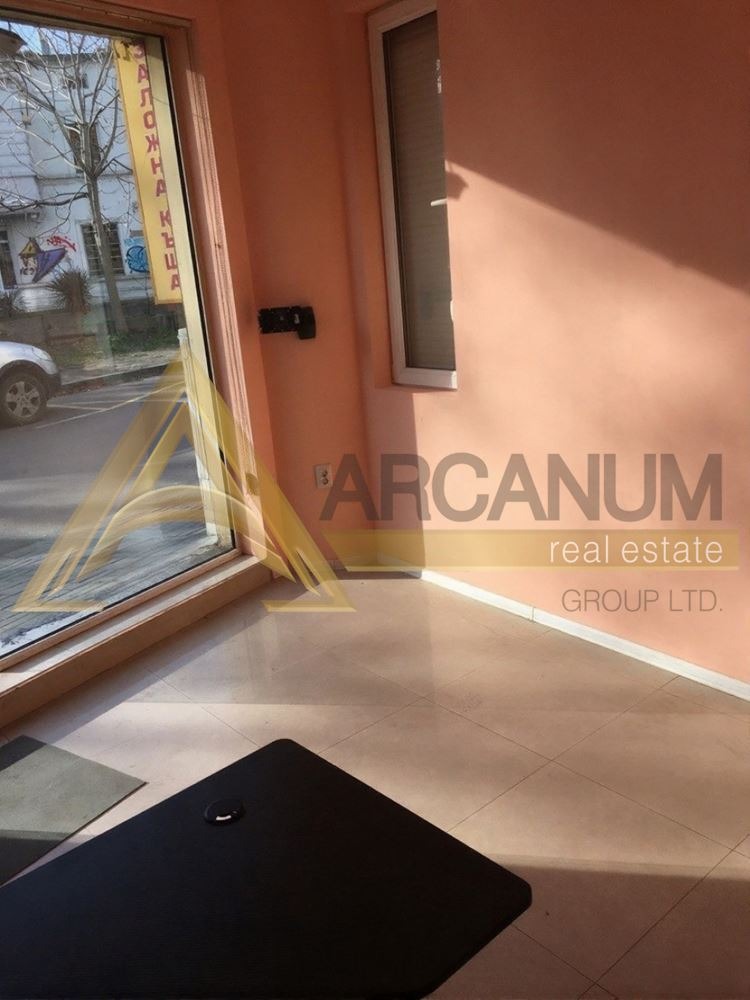 Дава под наем МАГАЗИН, гр. Варна, Център, снимка 4 - Магазини - 52473642