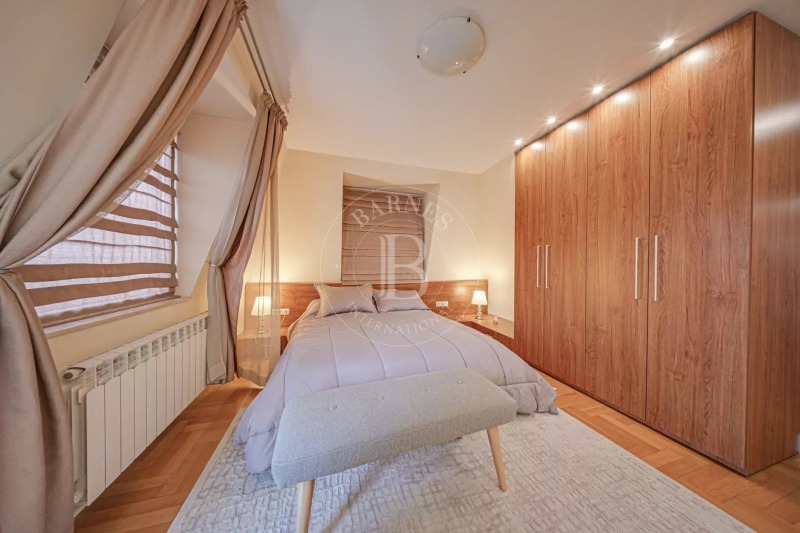 Издаје се  2 спаваће собе Софија , Центар , 156 м2 | 64049148 - слика [13]
