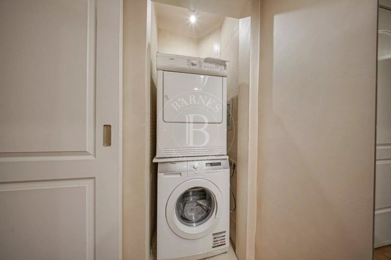 Издаје се  2 спаваће собе Софија , Центар , 156 м2 | 64049148 - слика [17]