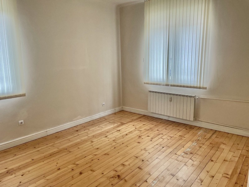 Дава под наем 4-СТАЕН, гр. София, Център