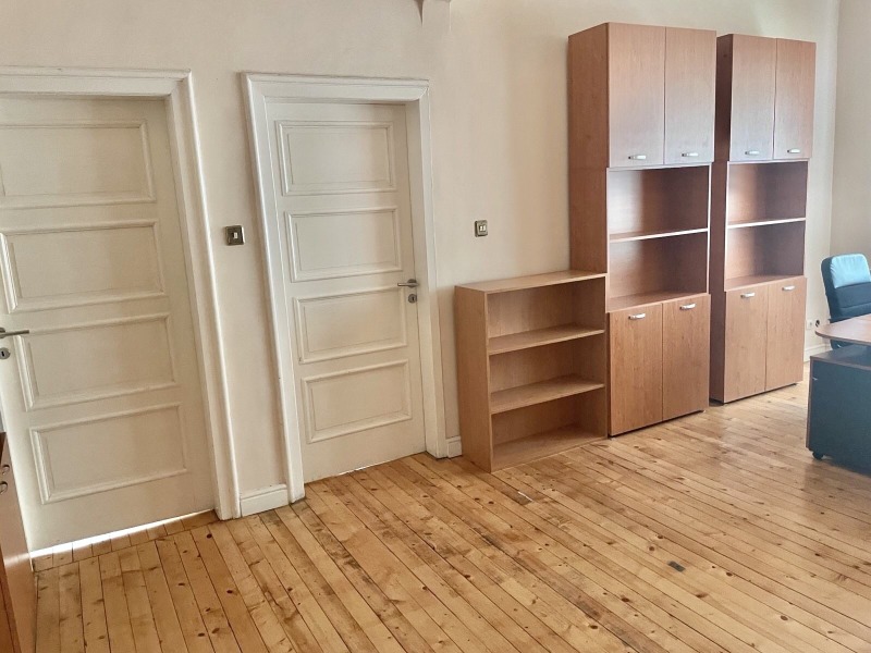 Дава под наем 4-СТАЕН, гр. София, Център, снимка 2 - Апартаменти - 53129452