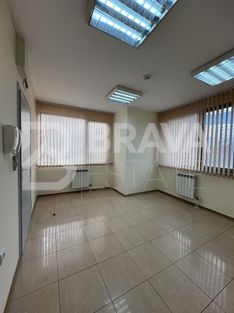 Дава под наем ОФИС, гр. Пловдив, Кършияка, снимка 2 - Офиси - 53043606