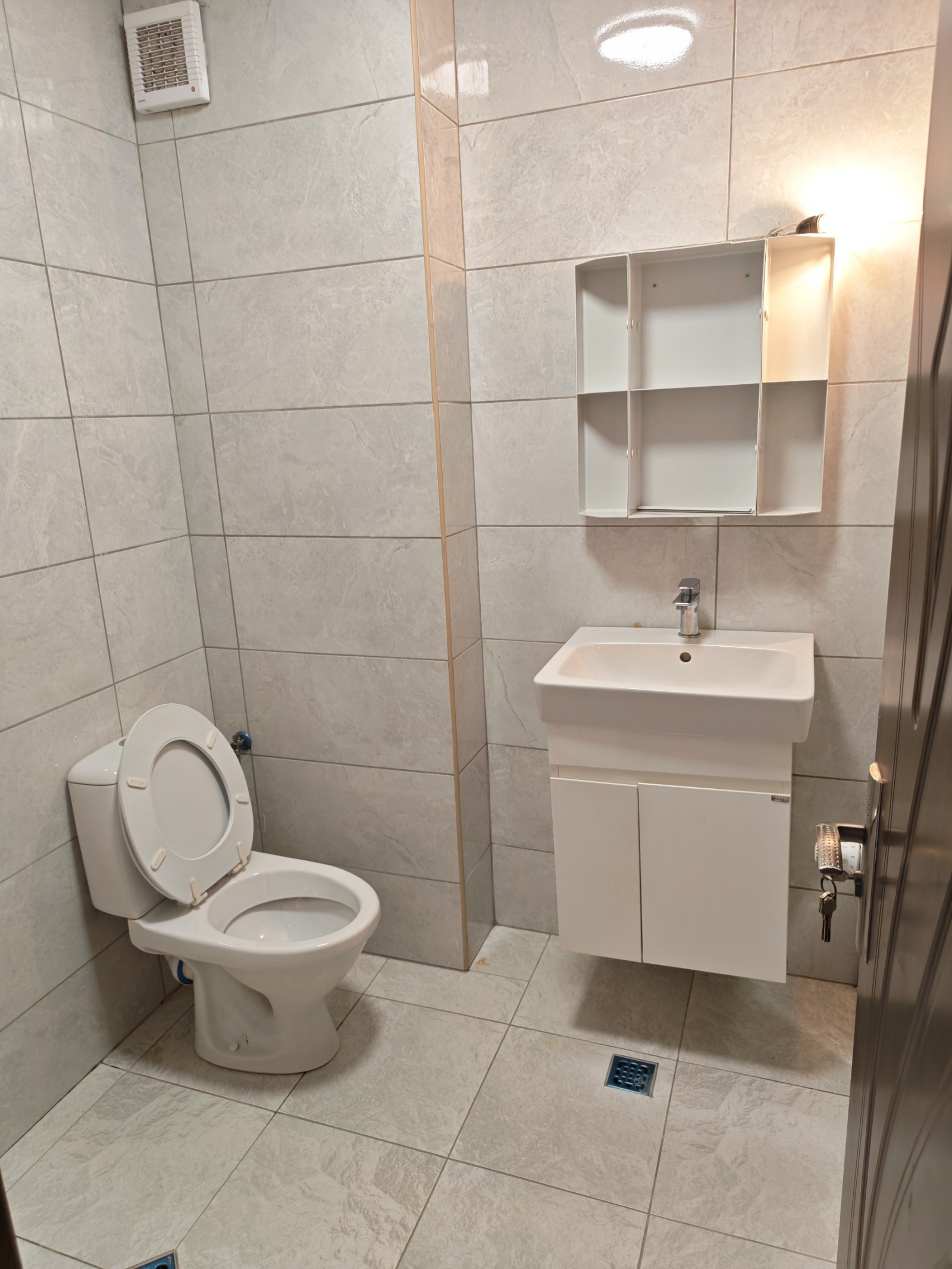 Дава под наем 3-СТАЕН, гр. София, Дианабад, снимка 12 - Апартаменти - 53085501