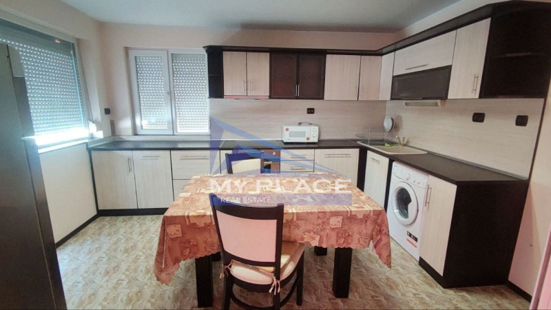 Te huur  2 slaapkamers Sjumen , Dobrudzjanski , 90 m² | 82662133