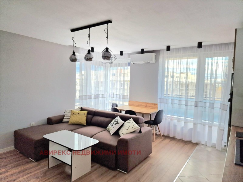 Kiadó  Stúdió Plovdiv , Ostromila , 75 négyzetméter | 70203535