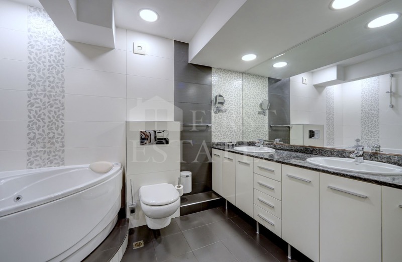 De inchiriat  3+ dormitor Sofia , Țentâr , 230 mp | 57407643 - imagine [16]