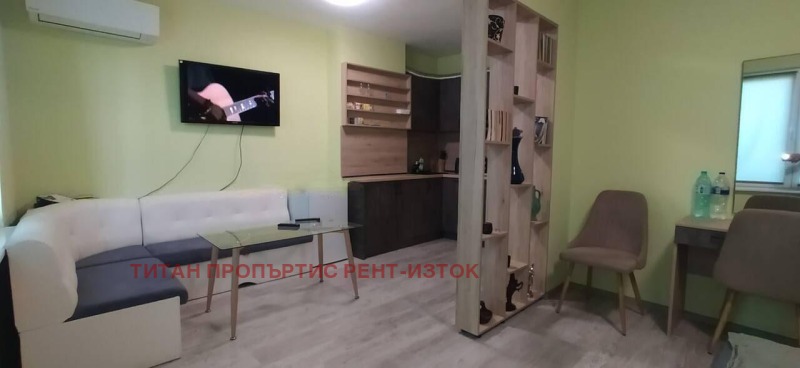 Kiadó  Stúdió Burgas , Vazrazsdane , 40 négyzetméter | 20991678 - kép [2]