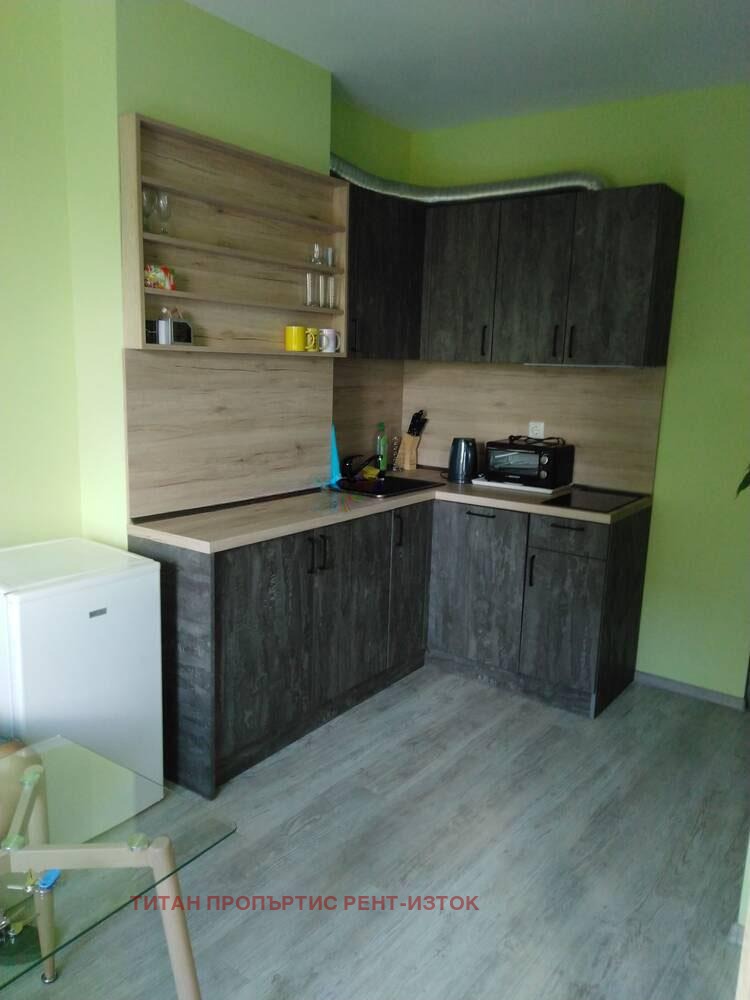 Kiadó  Stúdió Burgas , Vazrazsdane , 40 négyzetméter | 20991678 - kép [3]