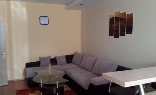 Дава под нем  2-стаен, град София, Овча купел 1 •  550 EUR • ID 23130214 — holmes.bg - [1] 