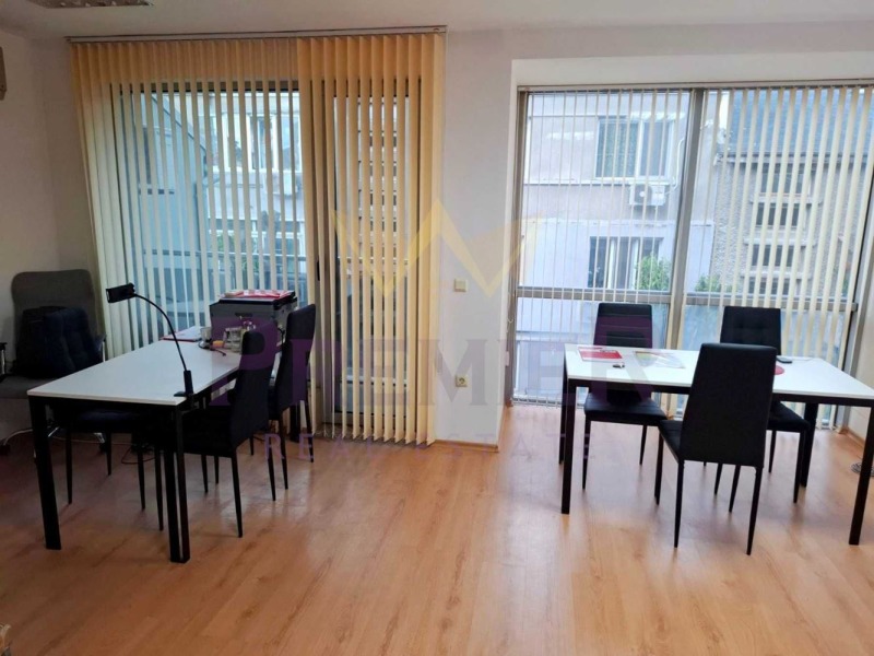 Дава под Наем ОФИС в град Варна, Център - 37 кв.м / 350 € » 684.54 лв., ИМОТИ ПРЕМИЕР- ВАРНА