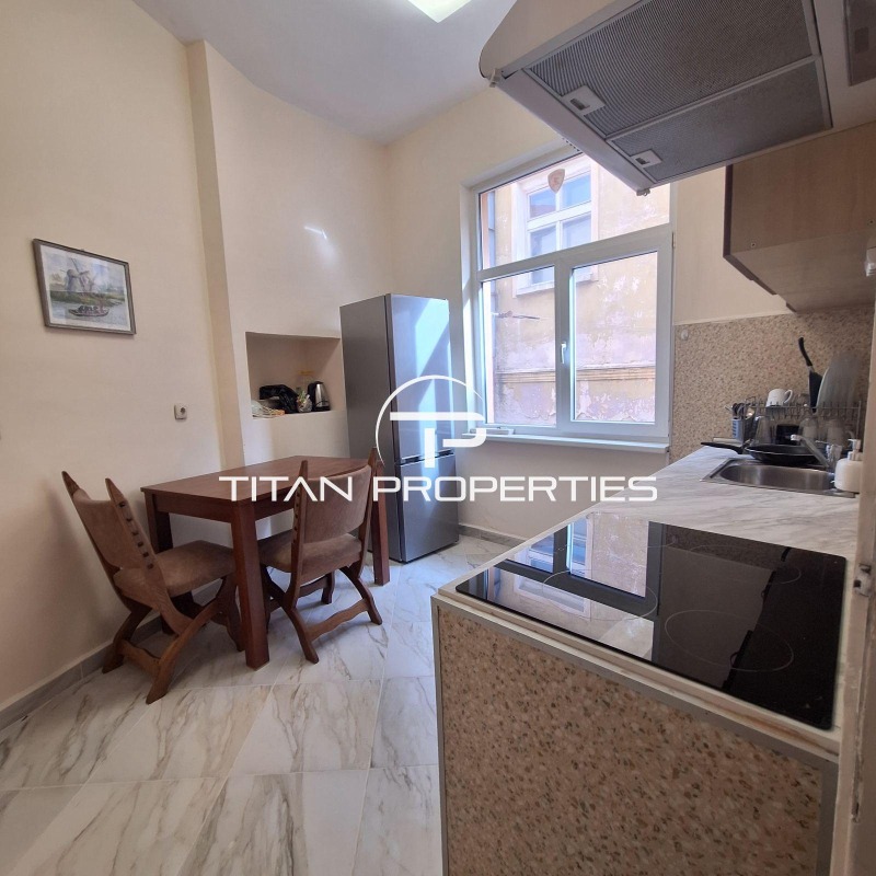 Te huur  3+ slaapkamer Plovdiv , Tsentar , 150 m² | 94442539