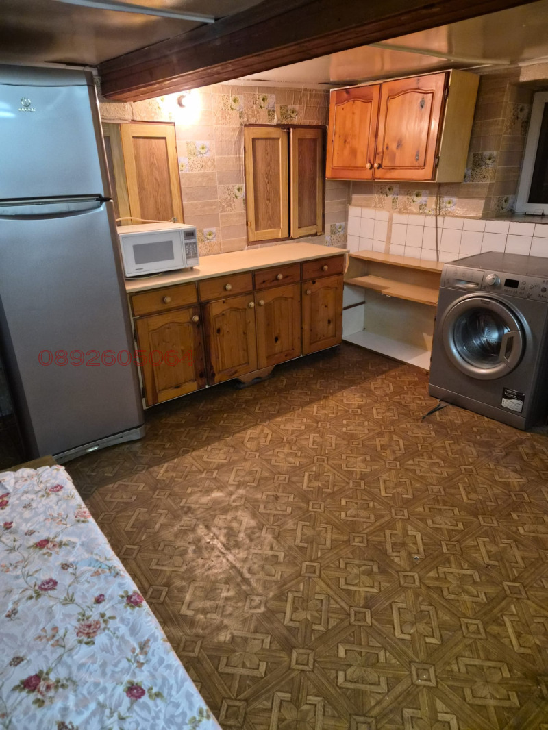 Дава под наем КЪЩА, гр. Добрич, Христо Ботев, снимка 9 - Къщи - 53585323